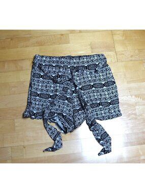 New! Absolute Angel Women's Jrs Sz M Stretchy Belted Soft Dress Shorts